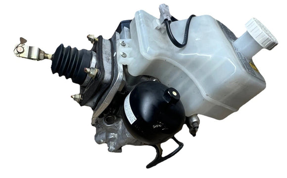 2001-2002  Mitsubishi Montero ABS Pump Brake Booster Master Cylinder MR407202 Generic