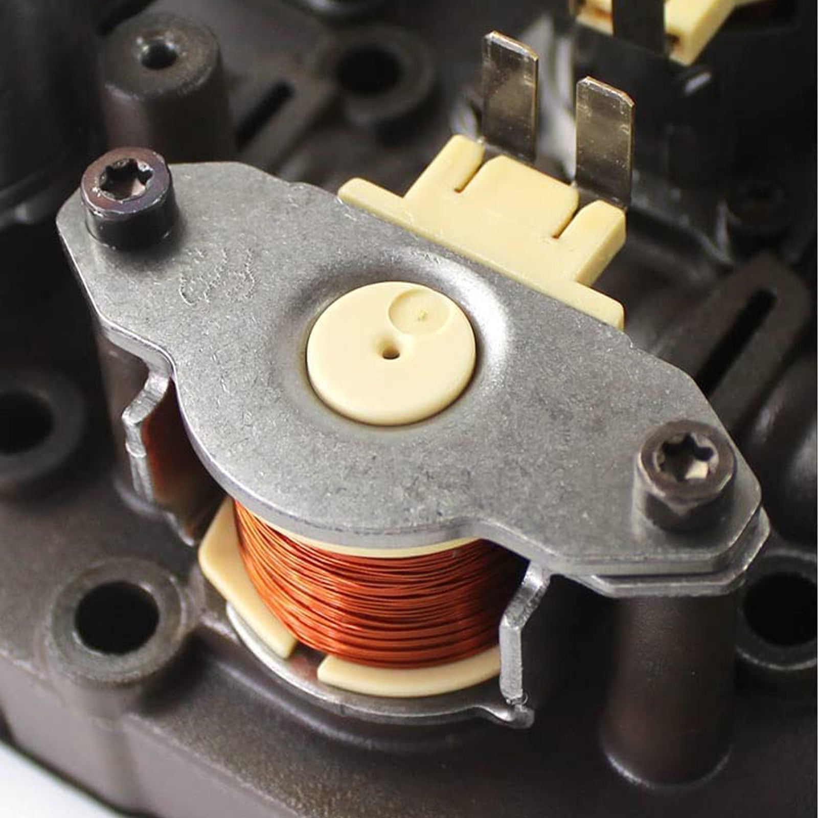 Supercarpart 2003-2006 VOLKSWAGEN BEETLE(6 Speed)F/AWD L4 1.9L L5 2.5L DQ250 DSG 02E Transmission Valve Body Generic